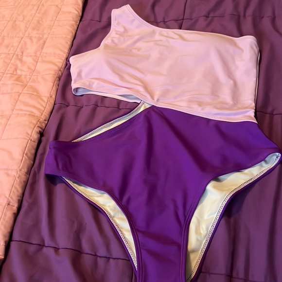 NWOT Swimsuit - Picture 1 of 2